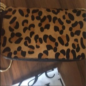 Women’s over shoulder/ crossbody purse.